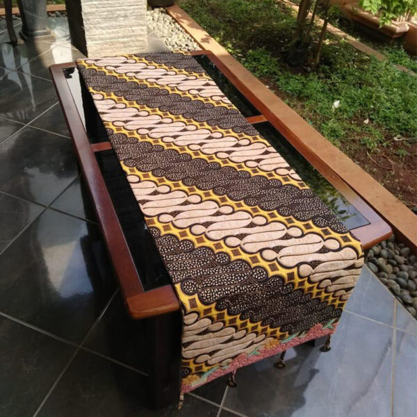 Table Runner Motif Batik